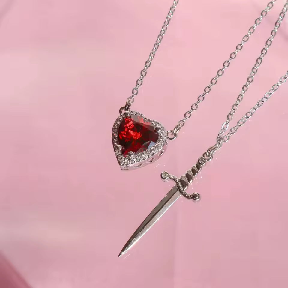 Brave Love, Collar Corazon y Espada