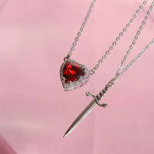 Brave Love, Collar Corazon y Espada