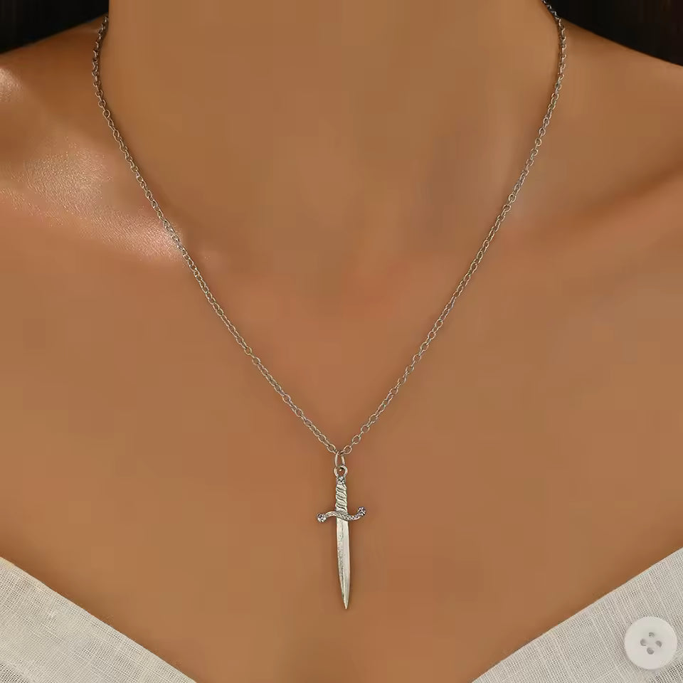 Brave Love, Collar Corazon y Espada