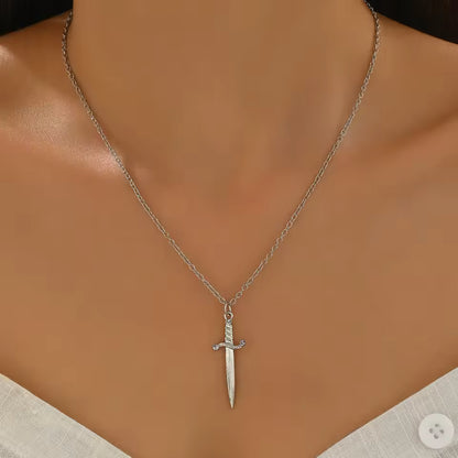 Brave Love, Collar Corazon y Espada