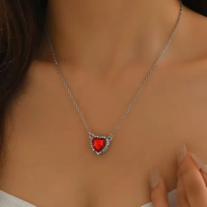 Brave Love, Collar Corazon y Espada