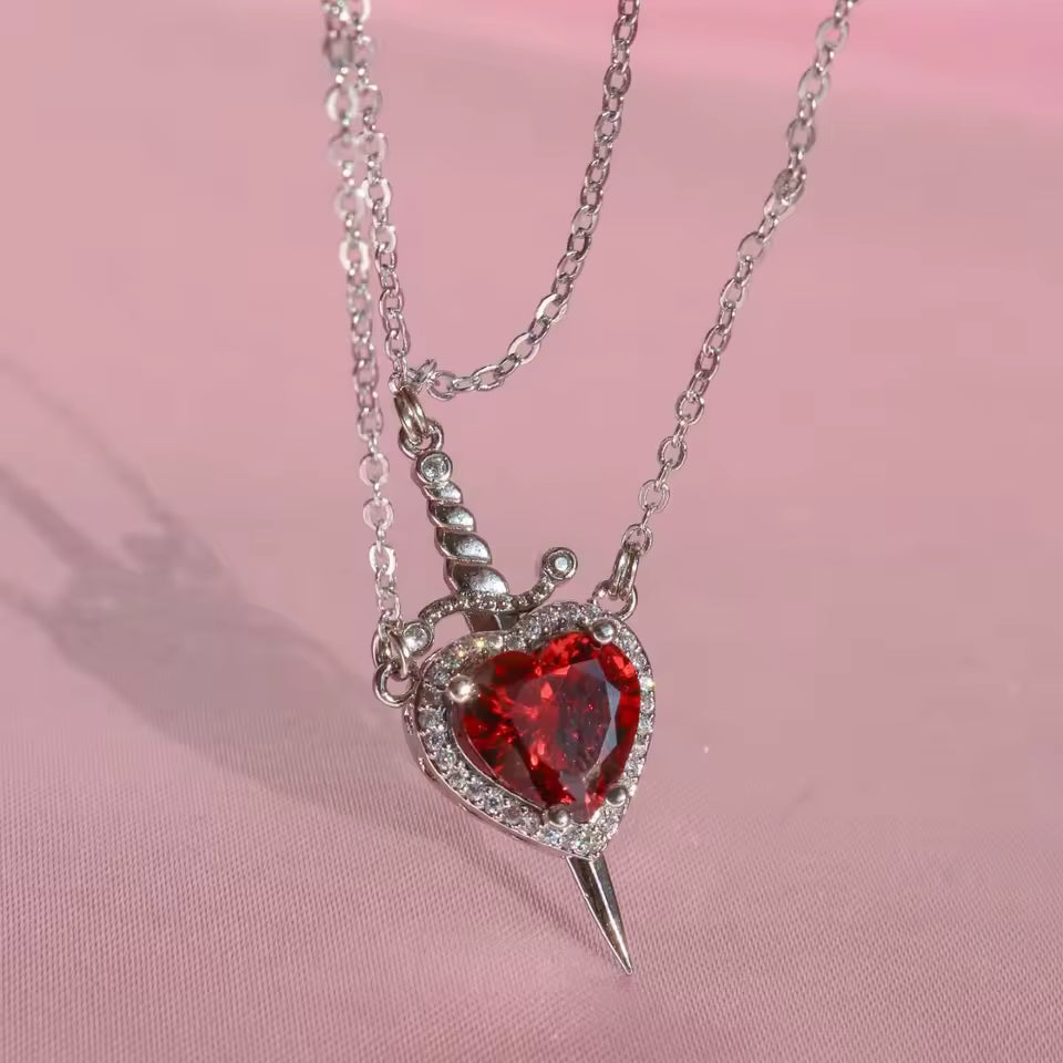 Brave Love, Collar Corazon y Espada